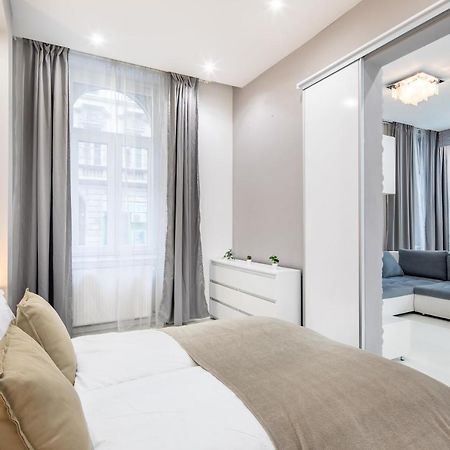 Cozy & Central Apartment With 2-Bedroom Будапеща Екстериор снимка