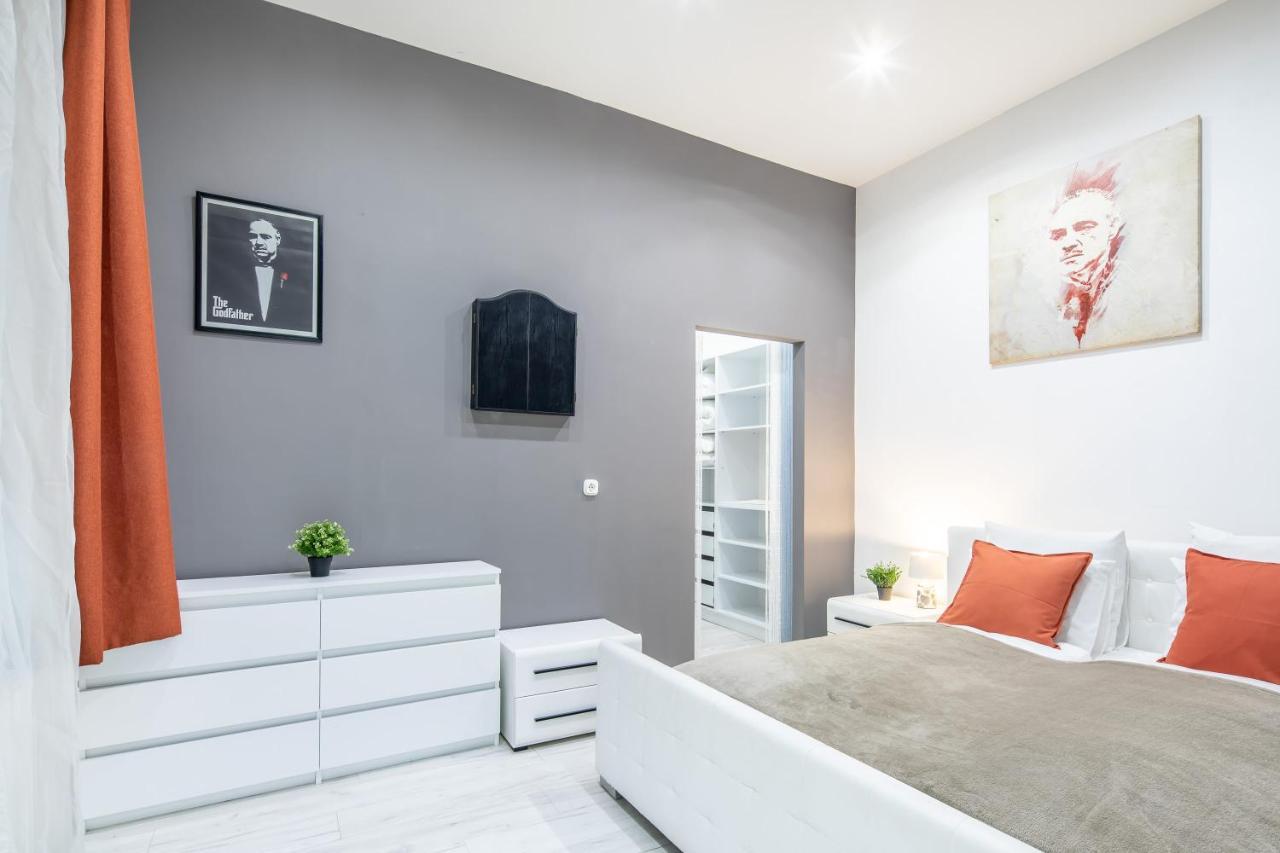 Cozy & Central Apartment With 2-Bedroom Будапеща Екстериор снимка