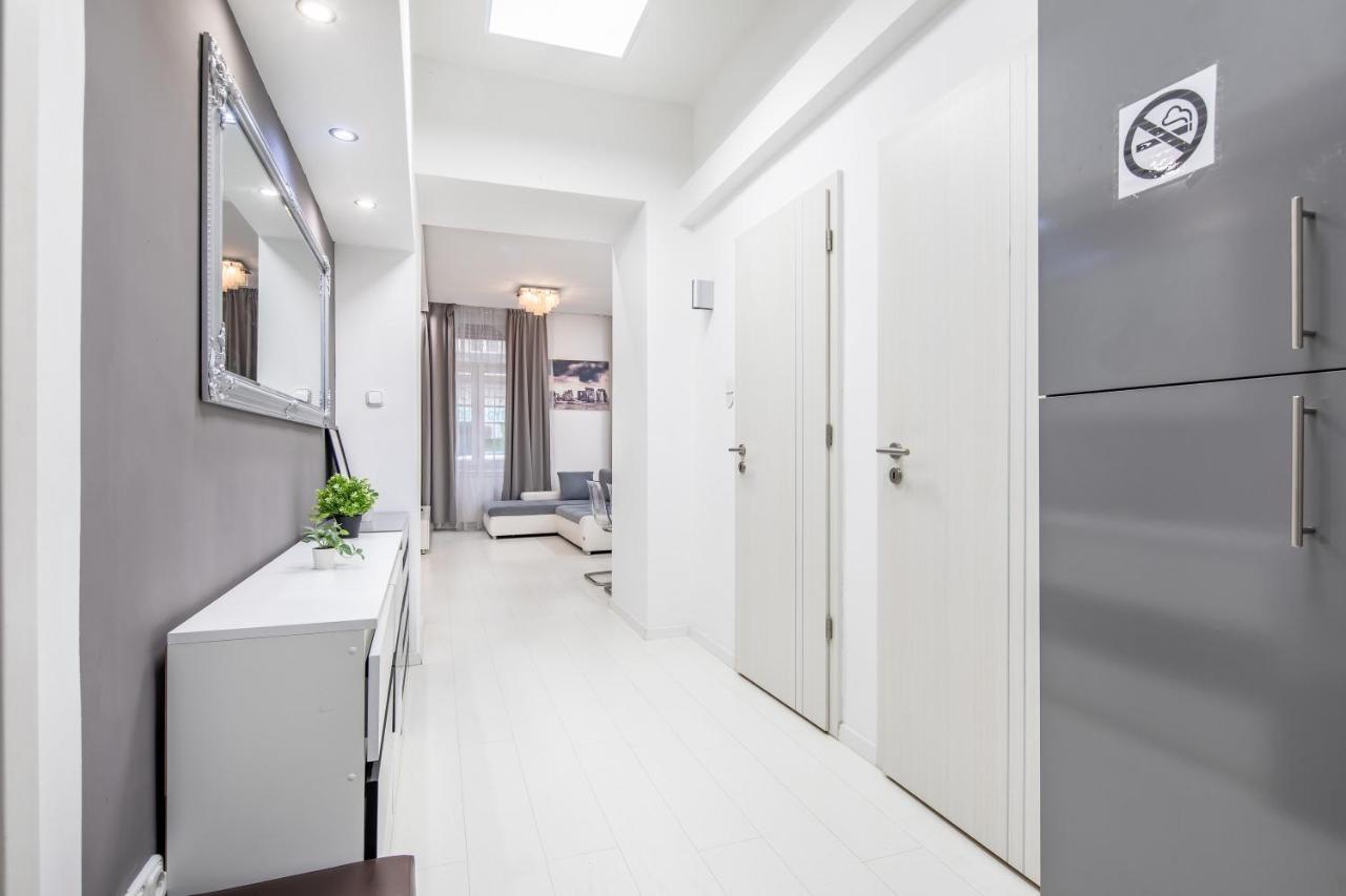 Cozy & Central Apartment With 2-Bedroom Будапеща Екстериор снимка